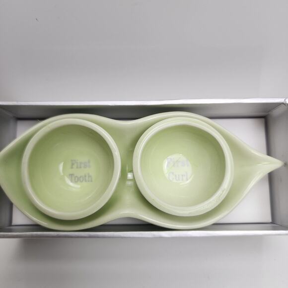 Hallmark Keepsakes Baby Ceramic Peapod First Lost Tooth & First Curl Holder - Picture 1 of 5